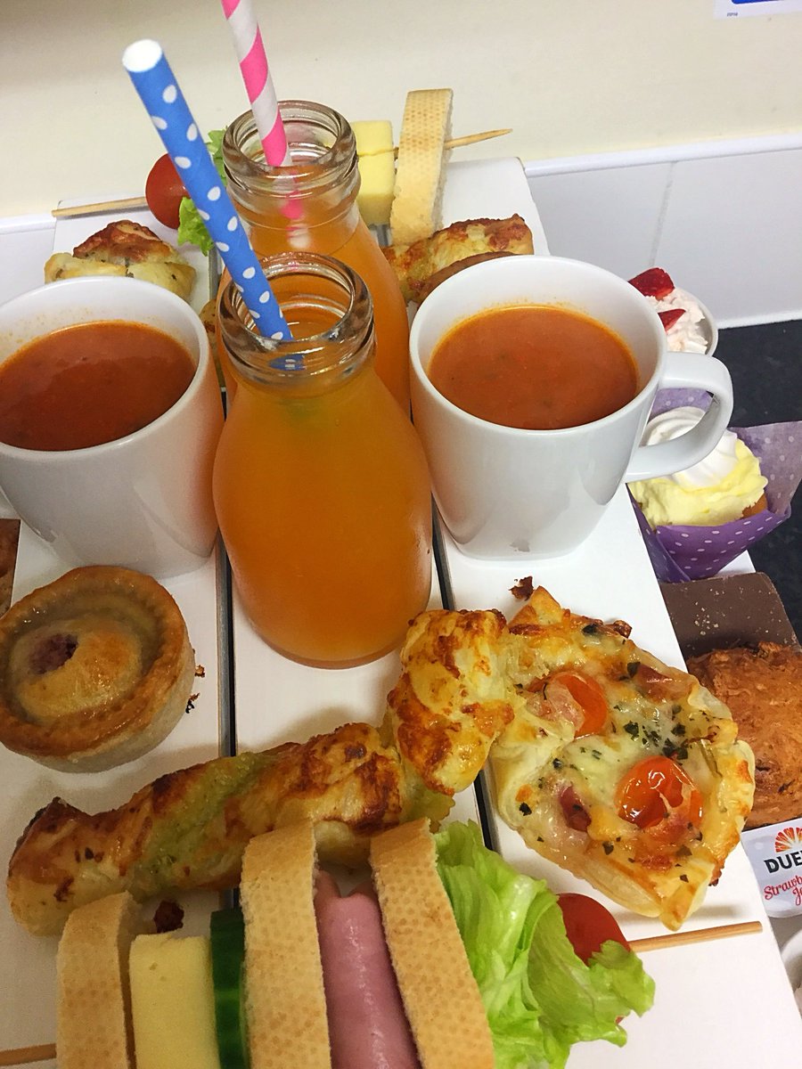 One of today’s afternoon teas ❤️