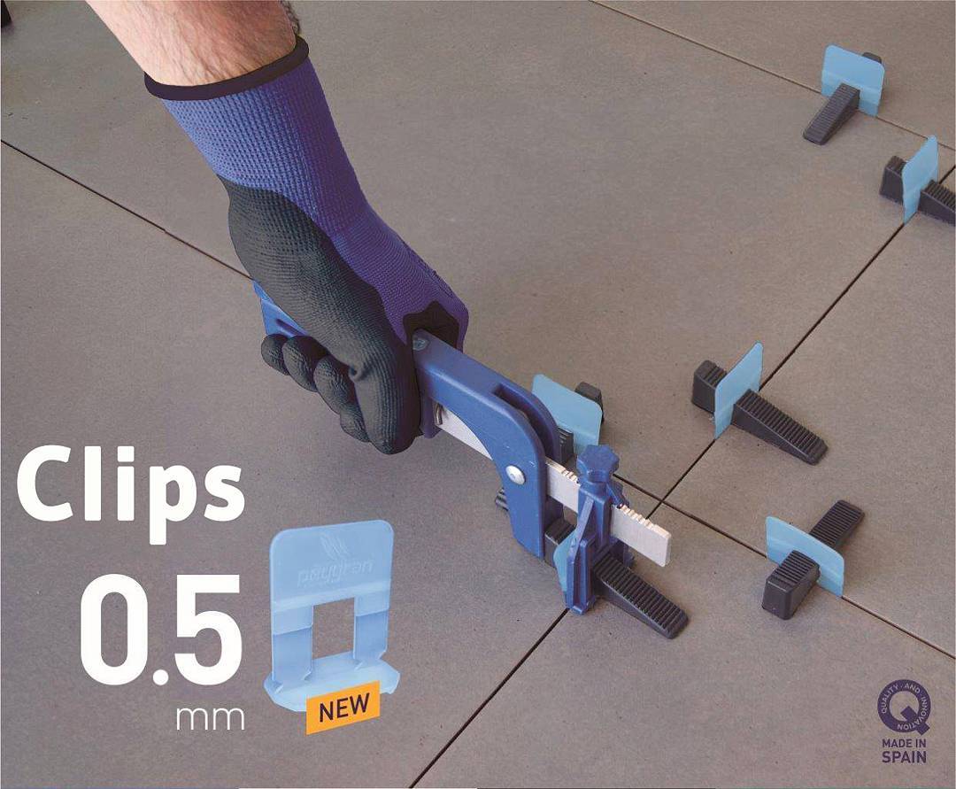 PeygranLeveling's tweet photo. We are proud to present world's first clip and wedge system allowing for 0.5mm grout line (approx 1/51")
For these who were using "razor blades" to achieve the thinnest possible grout lines - it solves all the inconvenience with tiles installation while achieving perfect finish https://t.co/NKWuOz5RCS