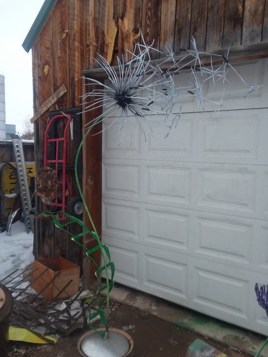 keith55082's tweet photo. 8.5ft. Tall #Dandelion #flower almost #finished #WIP #hansmade using all #scrapmetal #UpcycledHour #gardening #gardenchat #landscapephotography #RTPLZ #ShareTheLove #art #artwork #junk #WEEDS #lawncare #keithbooth #southdakota #SiouxFalls #Sundance #Sturgis #beautiful #myart https://t.co/eXZiLfD2BJ