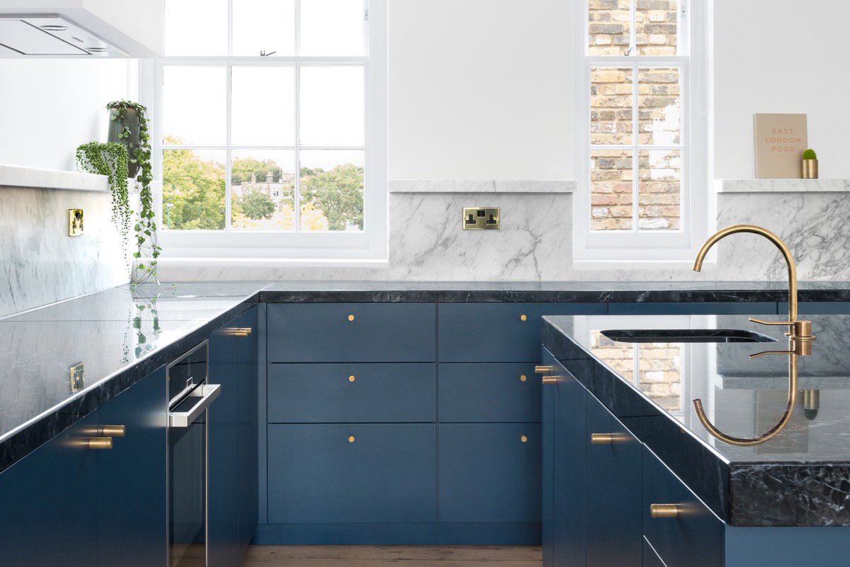JJ_MediaGroup's tweet photo. *Exclusive location update* Minimalistic backdrop with hints of luxury... #Dezeen #Archdaily #yellowtrace #Designmilk #locationgoals #onlocation #bts #todayslocation #luxuryinterior #architecture #Marble #chrome #concrete #bathroomgoals #kitchengoals https://t.co/swl9YIqdJN