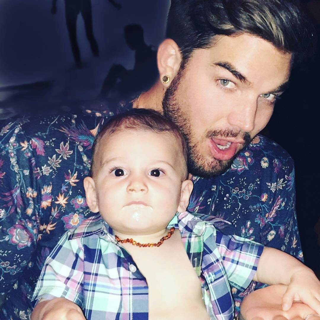 PHOTO|<a href="/AdamLambert/">ADAM LAMBERT</a> on Instagram with his nephew:Aloha! instagram.com/p/Be8lTgihP8o/ Aw 😍