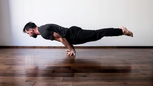 Here's an essential lesson that will absolutely carry over into every aspect of your life: Learn to move your body as a unit, rather than as a collection of parts. If you’re moving as a collection of parts, each part is weaker and more prone to injury. #squeeze!