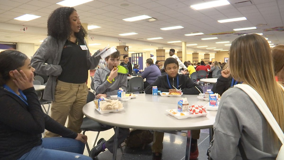 RichNye13's tweet photo. #NationalNoOneEatsAloneDay at #Lynhurst 7th & 8th Grade Center, promoting inclusion and avoiding social isolation and preventing bullying. Tanner & Amaya tell me how to include others at 6:20 pm on #WTHR. https://t.co/UVpXV9U58e