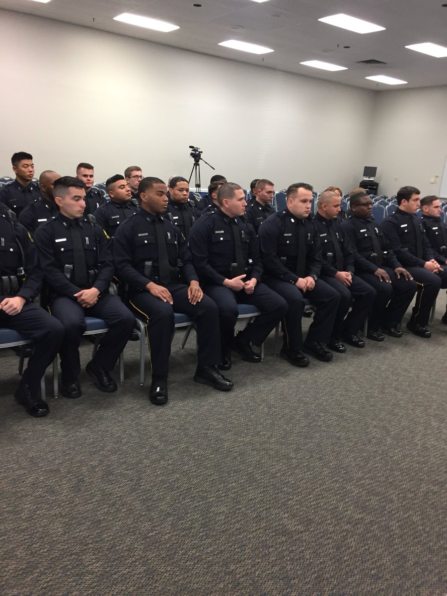 DPDAcademy's tweet photo. #DPDClass356 Badge Pinning practice ! @AShawDPD @ChiefHallDPD @DPDHumphrey #trainingthebest #jointheforce @DallasPD @DPDRecruiting https://t.co/762oV67kdz