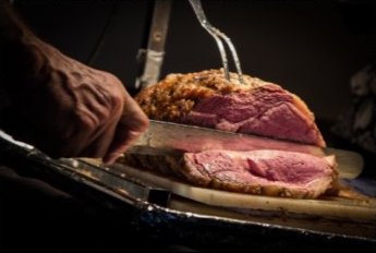 SpringsGolfYYC's tweet photo. It's back! Fan favourite #FridayBuffet resumes tomorrow. Despite #ABstorm, Chef Drew and his crew will have an amazing selection prepared: Prime Rib; Korean BBQ Chicken; Panang Shrimp Curry; Roasted Salmon... We look forward to seeing you there! #clublife #silverspringsgolfclub https://t.co/74ueuoS3jj