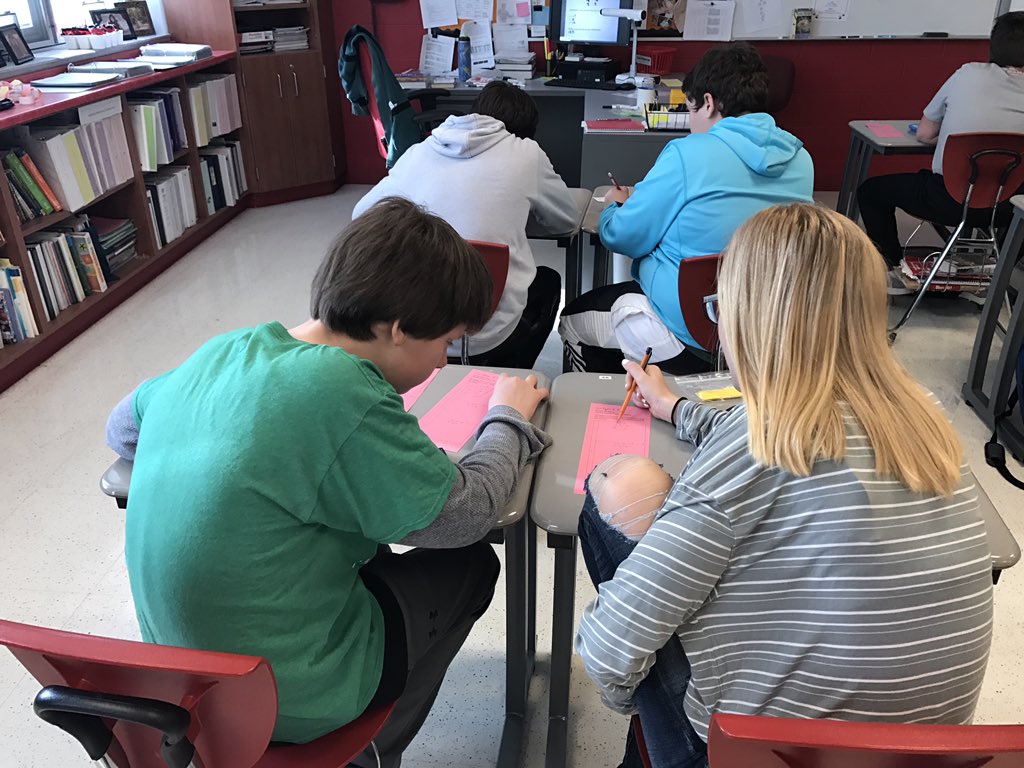 B_RohrbacherFMS's tweet photo. Partner Perfection in Mrs. Sunday's class helps students find their own errors! #partnercheck #selfassess #pineapplechart @ERadabaughBGCS @mjbechstein https://t.co/BBjKRXLFNh