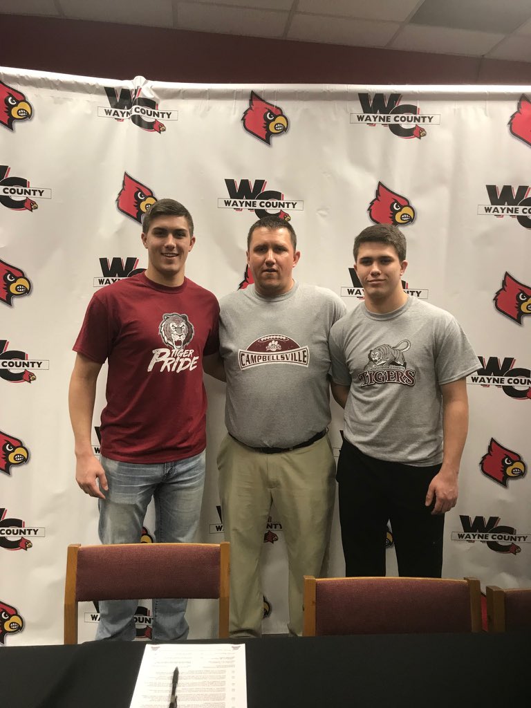 AndrewSimp123's tweet photo. Very proud of Stetson Simpson signing ✍🏻 to further his education and football career @ Campbellsville University‼️ 🐅🏈 #cubound #tigers #prouddad #NSD18 https://t.co/RUiAVNKwu3