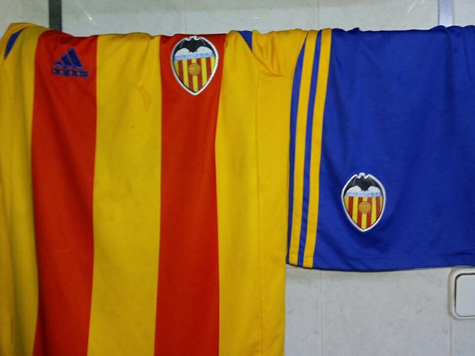 pauitovcf_'s tweet image. Tot en ordre ✅✔
Desde casa també se juga, se anima i es sufreix, vaig a pegar-me una duchaeta antes de viure una nit mágica, espere que tots els valencianistes confíen amb el equip, i recordeu; pase el que pase SEMPRE AMUNT!!! #somVCF #reAMUNTada