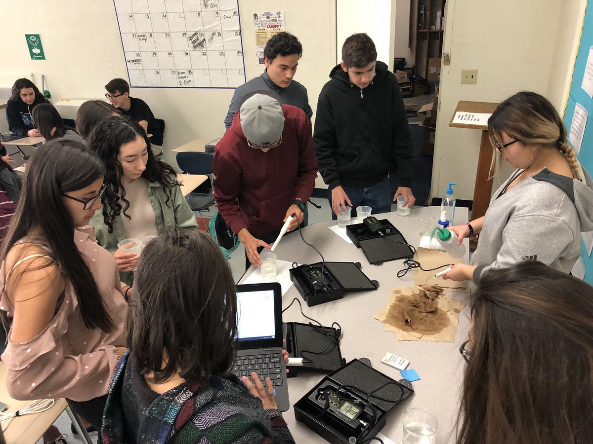BUHSITC's tweet photo. Studying chemical bonds. Melting points, solubility, &amp; conductivity. https://t.co/Y7UaVE1OOY