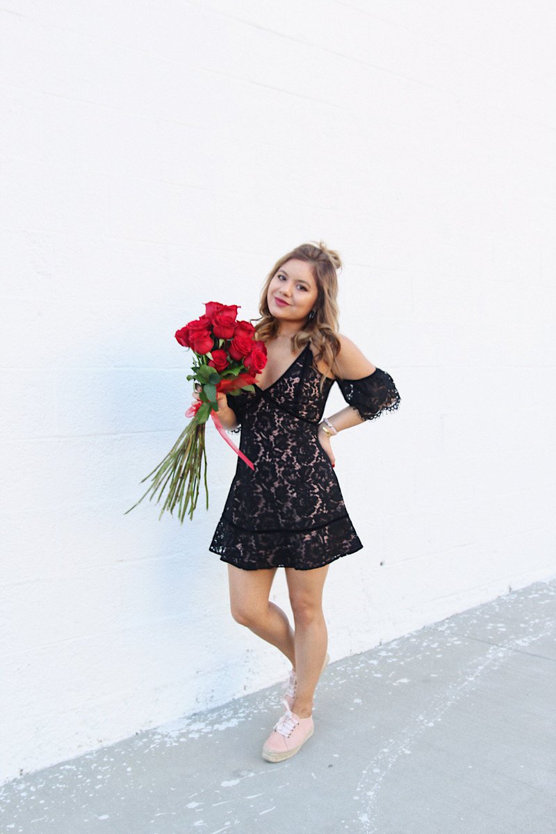New #blog post! Talking about what I suspect I'll do for #ValentinesDay and the 1 thing I know I'll for sure get to celebrate #love! <a href="/ftdflowers/">FTD Flowers</a> See here: livelovewearit.com/2018/02/08/bou… #Roses #ftdflowers #ad #ontheblog #ootd #feb14th #fashion #flowers
