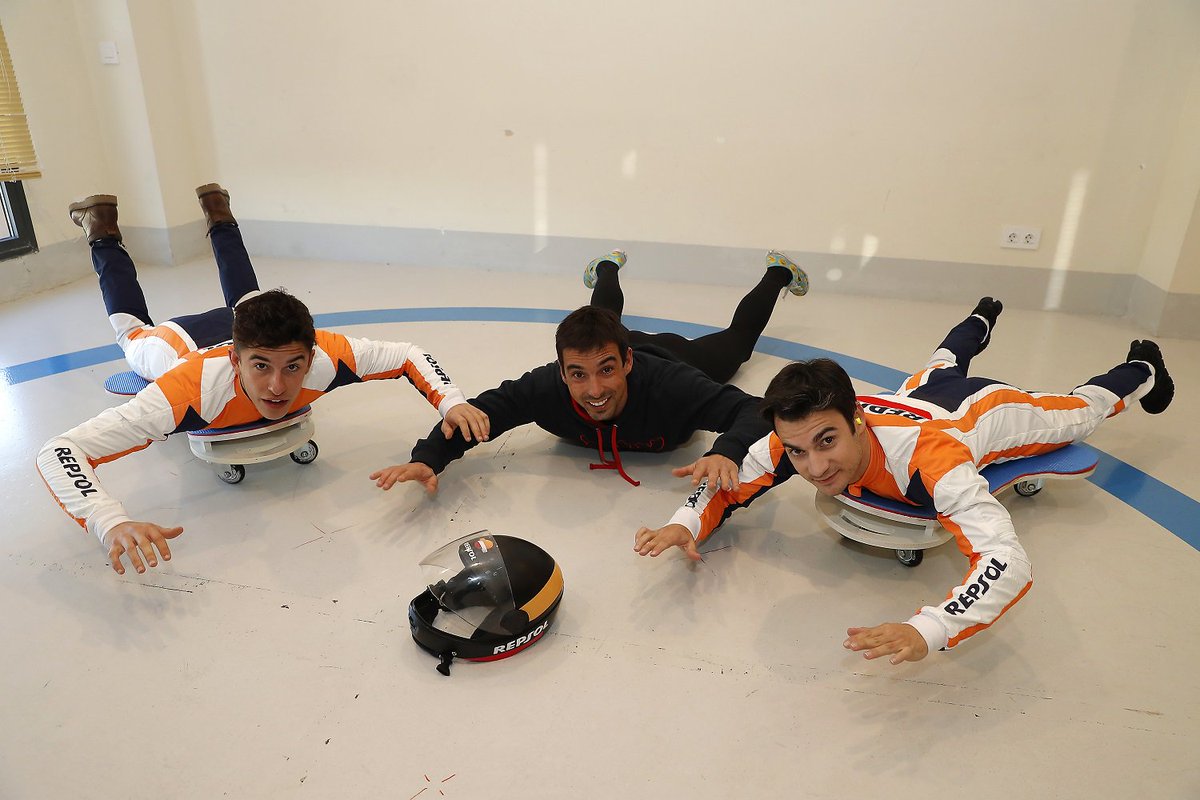 stojmanovska2's tweet photo. #MM93 #DP26
#RepsolTeamFly2018 https://t.co/KK7z32EyYd
