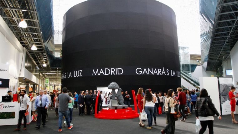 udg_oficial's tweet photo. La @FILGuadalajara tuvo como invitado a #Madrid, más de 815 mil asistentes disfrutaron de la literatura, música, cine y teatro. https://t.co/BS7ZsgZOm7