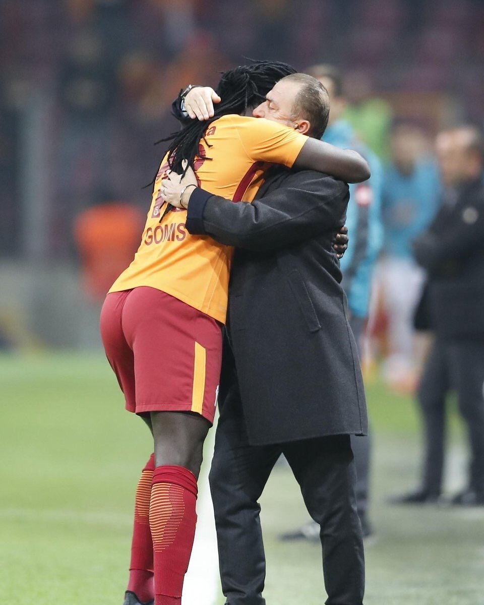 Aranan Adam on Twitter: Hocam Gomis ve Gomis'in götü… 