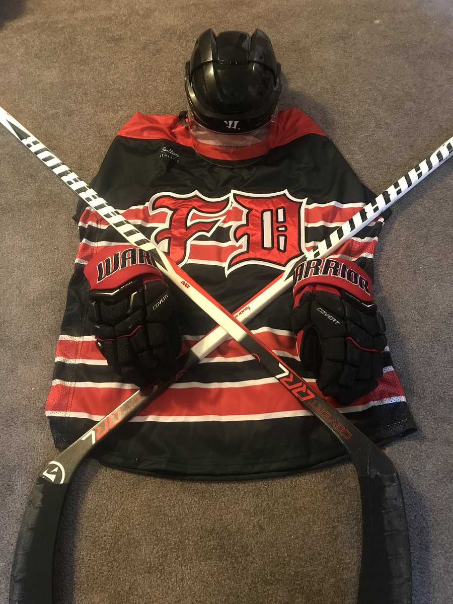 _LG_McDonald's tweet photo. Big Thanks to Jesse from @thehockeyshopbc for helping me with my new custom QRL sticks! #WarriorPRO @WarriorHockey https://t.co/OuczDs5YQq