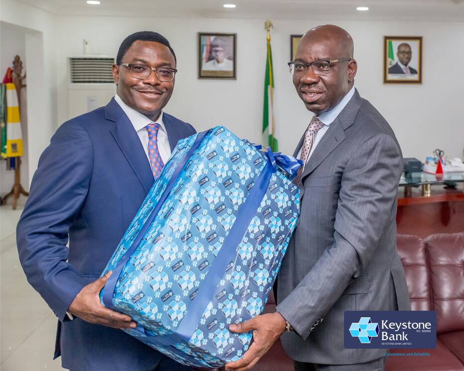 keystonebankng's tweet photo. As part of efforts aimed at supporting the development of areas where we operate, Keystone Bank recently partnered with the Edo state government on the "Keep Edo Clean" initiative. #KeystoneBank #KeepEdoClean https://t.co/J2aAWbF7gT