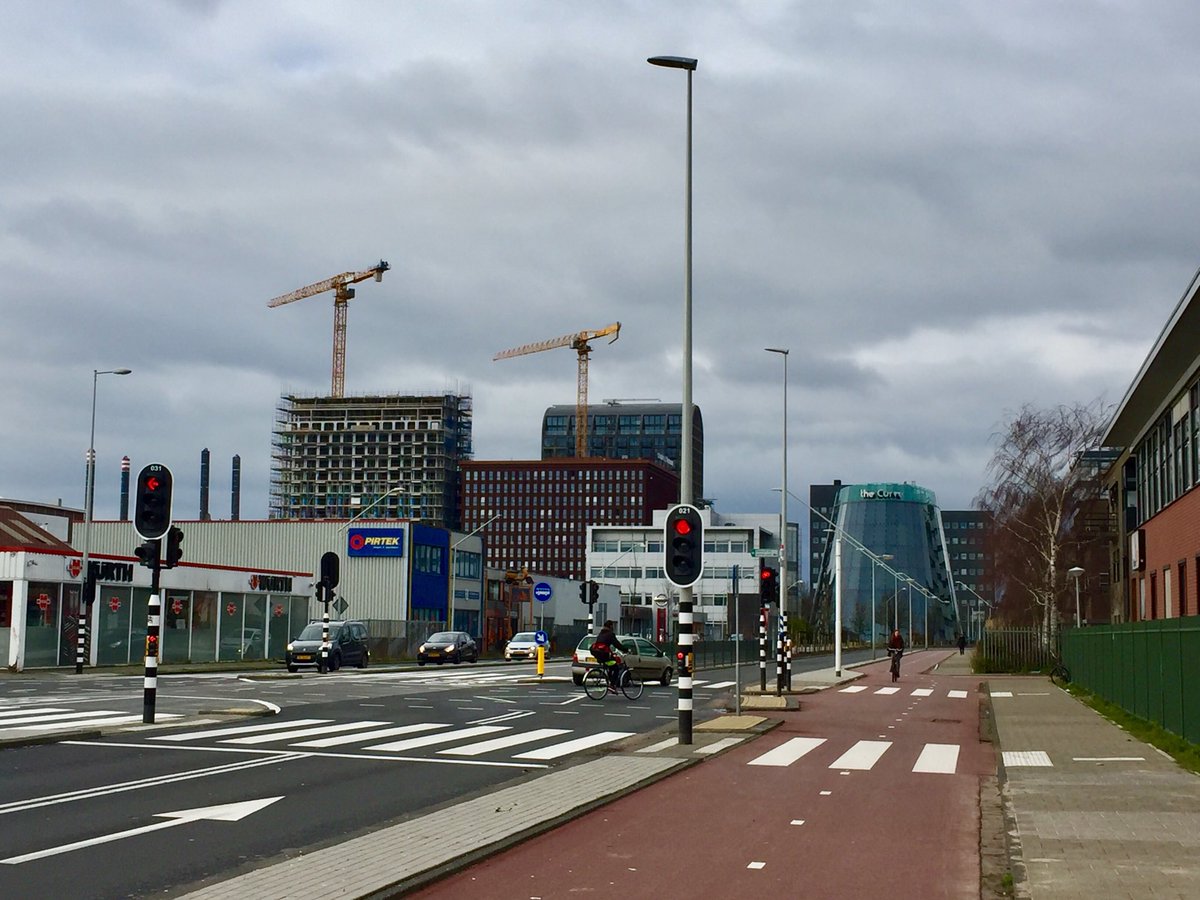 koosvanzanen's tweet photo. Klaprozenweg in Amsterdam-Noord: een straat met toekomst https://t.co/XkNu6N0vLK