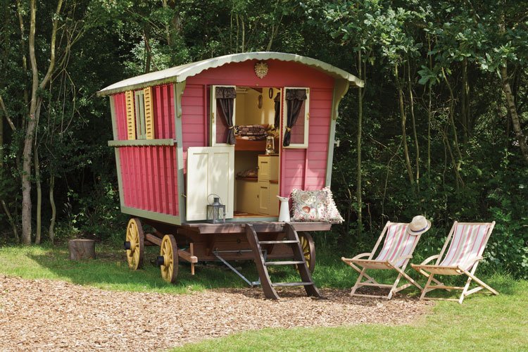 Fancy getting back to nature but don’t want to get your hands too dirty? Check out some of our favourite #glamping hot spots in the region and get booking your holiday! Read more: eastlife.co.uk/article/top-gl… #EastAnglia #Travel <a href="/anoseforfood/">A Nose For...</a>