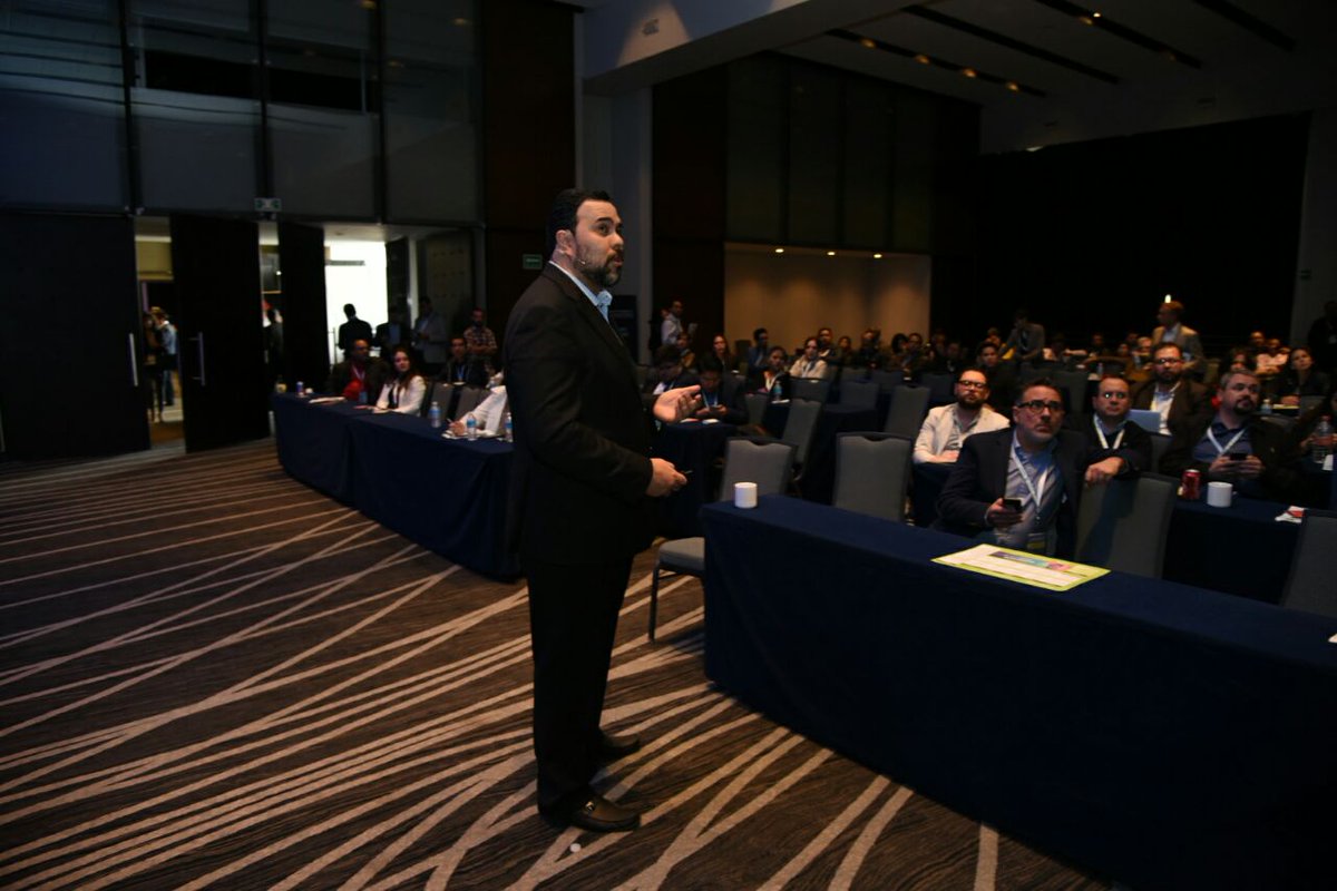 CumbreCP's tweet photo. "Al final más medición y más investigación dan más precisión" @gedgard #CumbreMX https://t.co/Q3O07hFwfM