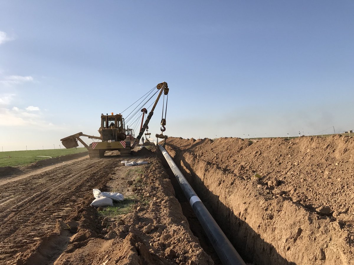 HazharZoragvani's tweet photo. Lowering 12” pipe with two side booms.
#sideboom #lowering #welding #wqs #pipeline #construction https://t.co/ATrnaUEuPr
