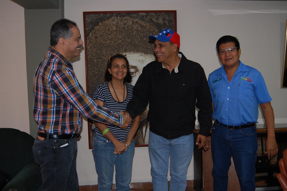 Rubén Perozo, rector de la #Unefm, recibe visita institucional del Alcalde del municipio Federación, Dr. Castor Díaz, acompañado de la primera dama del municipio, así como del representante Regional de Agropatria, Ing. Nehuro Guanipa.