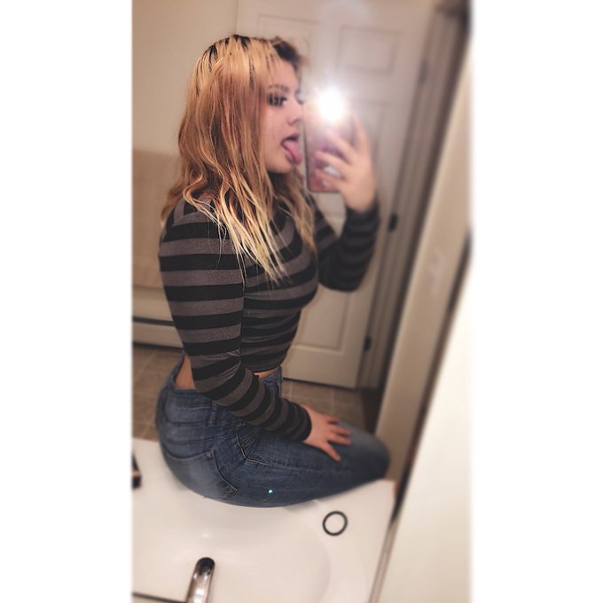 I&rsquo;m bad at love . 💔 #Like #tagforlike #single #love #retween #MMKChasingDarling #selfieforshawn #ToRomeForLove<a href="/tag/like"class="tags">#Like</a><a href="/tag/tagforlike"class="tags">#tagforlike</a><a href="/tag/single"class="tags">#single</a><a href="/tag/love"class="tags"><span>#love</span></a><a href="/tag/like4like"class="tags"><span>#like4like</span></a><a href="/tag/bff"class="tags"><span>#bff</span></a><a href="/tag/likes"class="tags"><span>#likes</span></a><a href="/tag/lfl"class="tags"><span>#lfl</span></a><a href="/tag/singlelife"class="tags"><span>#singlelife</span></a>