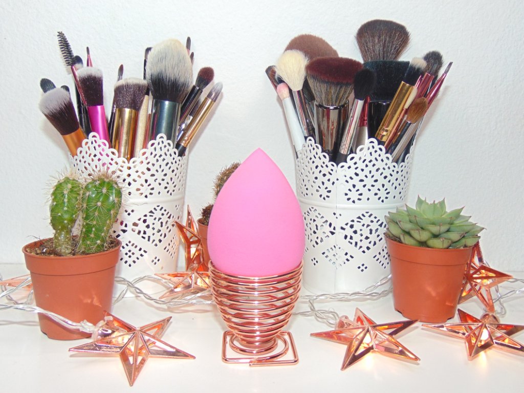 AilyTellsYou's tweet photo. No está hermosa mi base para la esponja de maquillaje ? La pedí por la web de @AmazonESP Precio? 2.50€ aquí les dejo el link
#amazon #amazonesp #esponja #makeuptools #makeup #beautyblogger #bloggerbarcelona #blogger #belleza https://t.co/8oDBbs2roG https://t.co/D89g5mwpMK