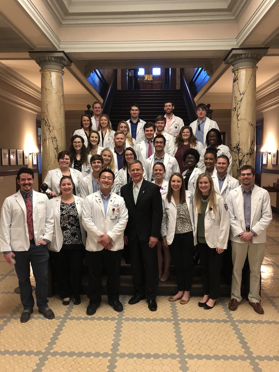 leighannross2's tweet photo. Thank you Chancellor Vitter for joining us at Pharmacy Capitol Day! #hottytoddy #pharmacyadvocacy #UMAC @UMchancellor @OleMissRebels @UMMCnews @olemisspharmacy https://t.co/CpmyQxcN8H