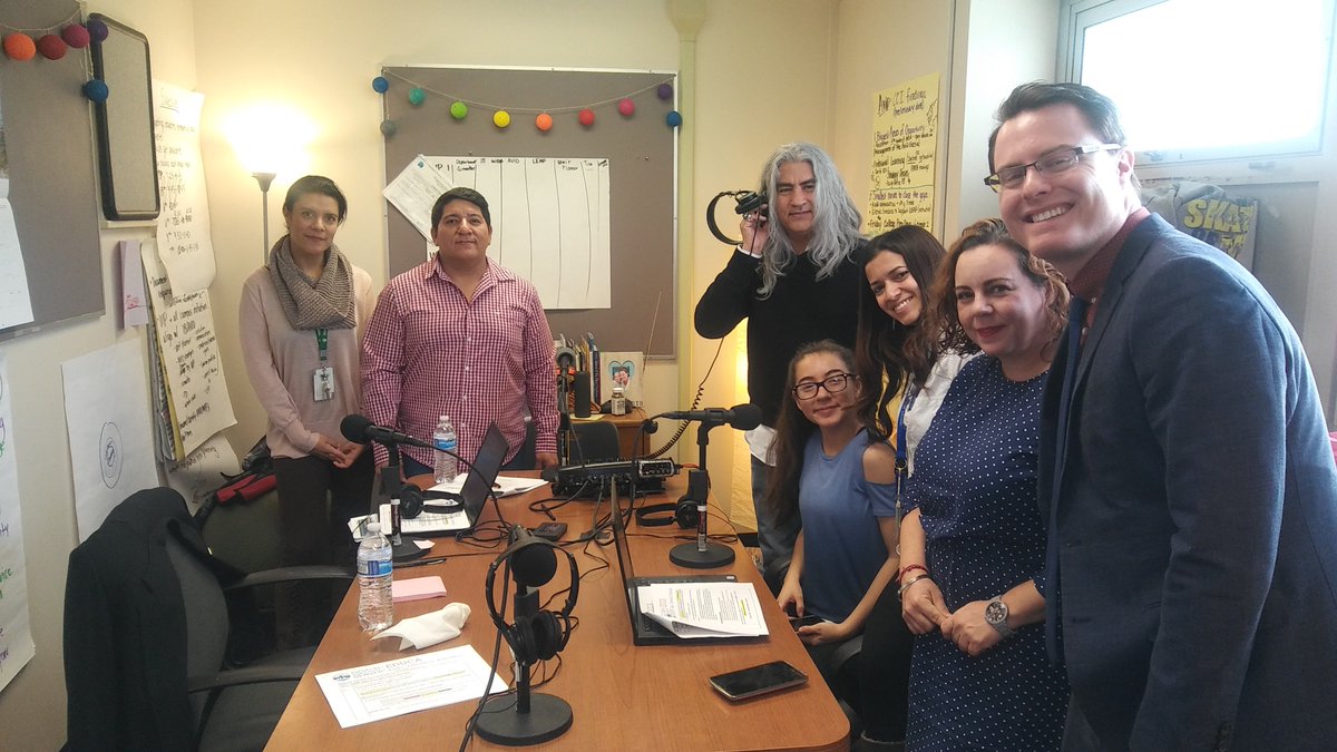 EducaDPS's tweet photo. Educa Radio transmitiendo en vivo desde la Escuela Secundaria Hamilton.
#Educaradiolive
#DPS
#Hamiltonmiddleschool https://t.co/P9tt2PRpvB