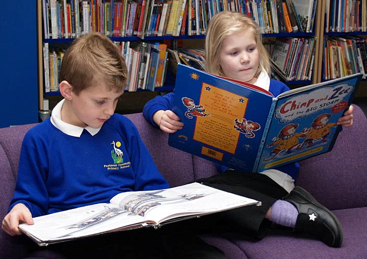 SwindonLibrary's tweet photo. We’re supporting the new #SwindonStories campaign led by @Literacy_Trust to promote reading and raise literacy levels in the town https://t.co/nl2BXIO6C7 https://t.co/InzGymphA2