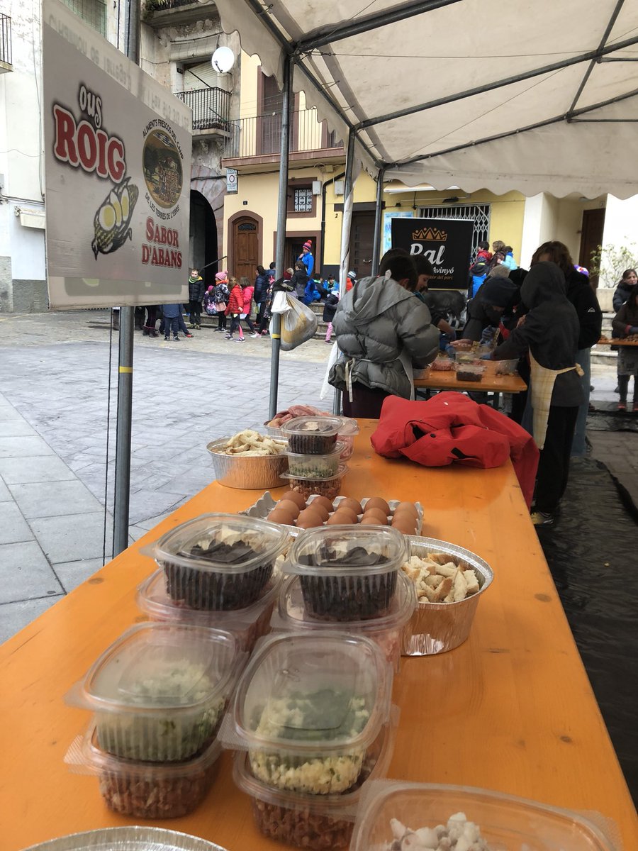 dimonivermell73's tweet photo. Gràcies per fer possible un any mes #dijousllarder #DijousGras @ousroig #peregasso #raldavinyo #laxicoia @ajuntamentsort #PallarsSobira @BatlliudeSort #forners i #carnicers https://t.co/jn3z7BErgy