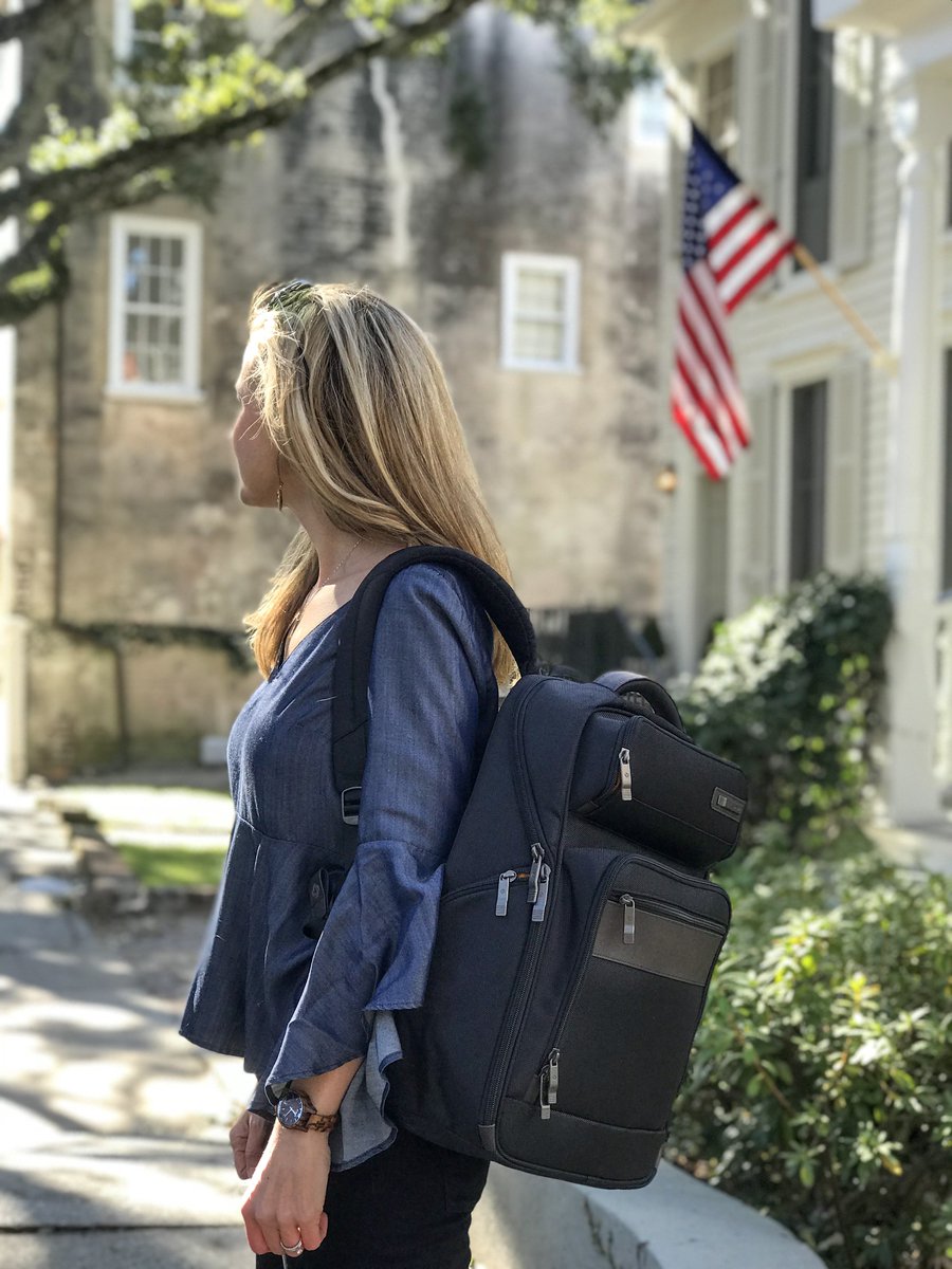 SamsoniteUSA's tweet image. Only the essentials today. 📷: @blushingalpacas #WorkNotWork