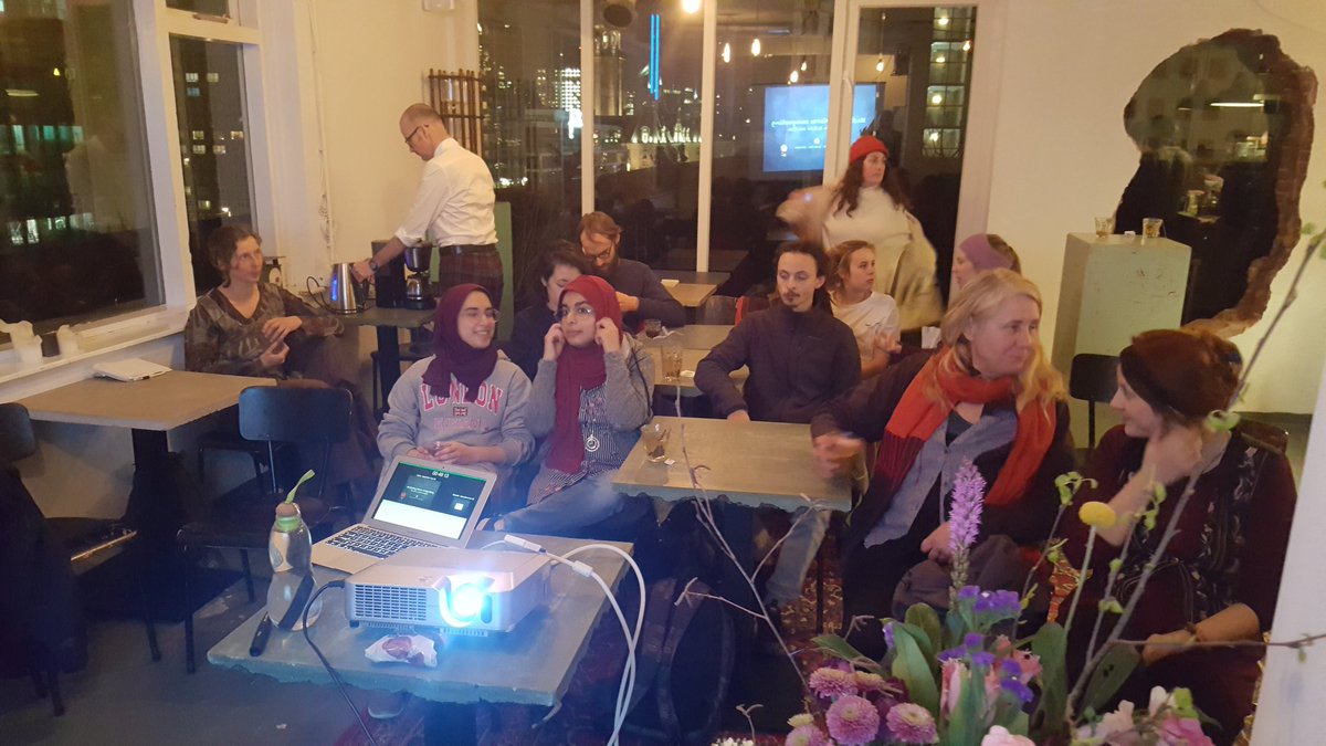 wormenhotel's tweet image. Volle bak vanavond bij de workshop &quot;mastering #wormcomposting&quot; onder leiding van Nathalie Gordts op de @d_akkers ... aan de slag met compostwormen ... alles over #wormencompost &amp;amp; #wormenhotels #themakingofrotterdamwatershit ...