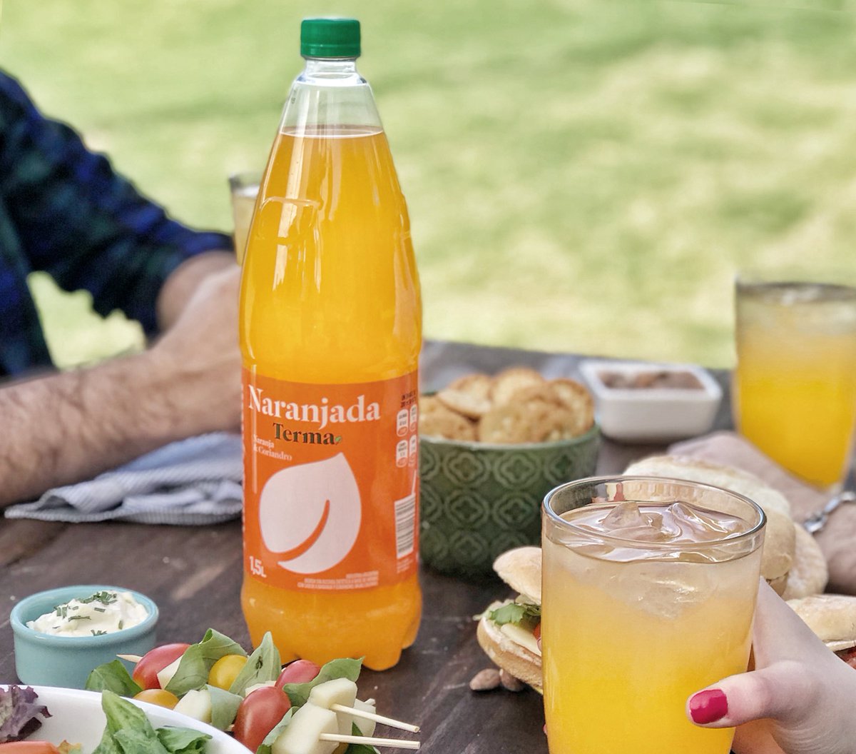 Saboreando que llega el fin de semana!
.
.
.
 #NaranjadaTerma #ListaParaTomar