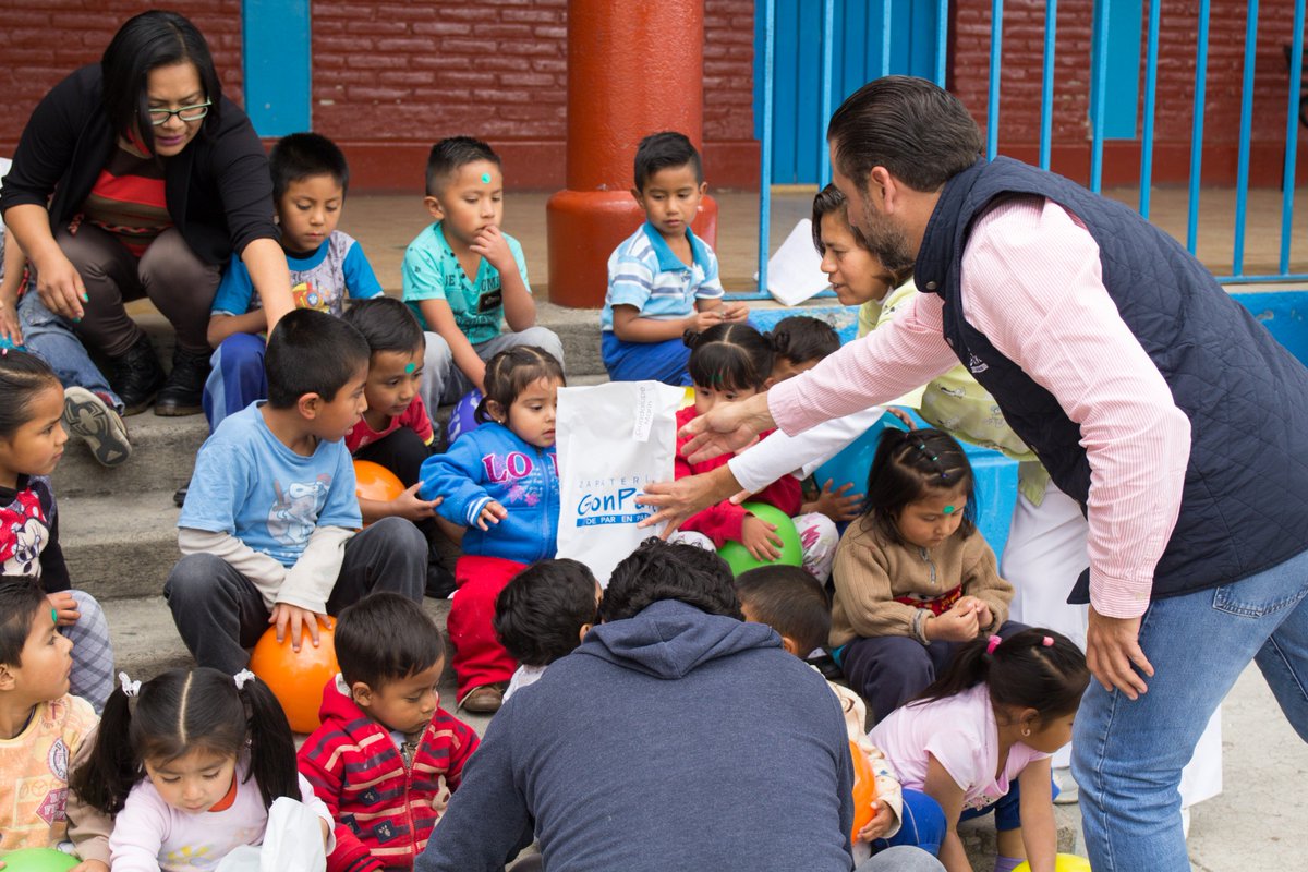 gonpard_mexico's tweet photo. Gracias a su apoyo logramos entregar más de 3000 pares de zapatos nuevos y restaurados a mujeres, hombres, niños y adultos mayores del Estado de Puebla en situaciones vulnerables. ¡Gracias a todos los que hicieron esto posible! #DonaUnPar #DeParEnPar https://t.co/Ef3BxApfcF
