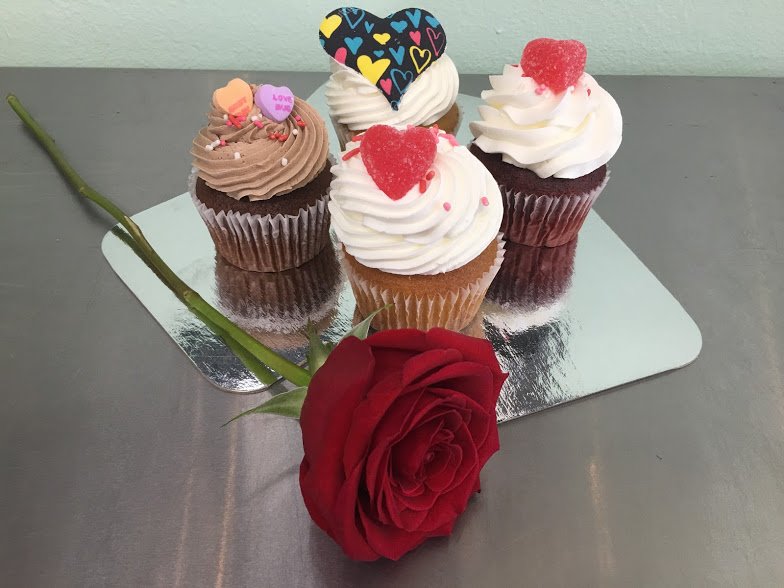 eccentricbakery's tweet photo. Sweets for your Sweetheart! #eccentricinternationalchefs #bestcakeintown #valentinesday2018 #valentinesdaygifts #ValentinesDay #ValentinesTreats https://t.co/aD3qIOPCh6
