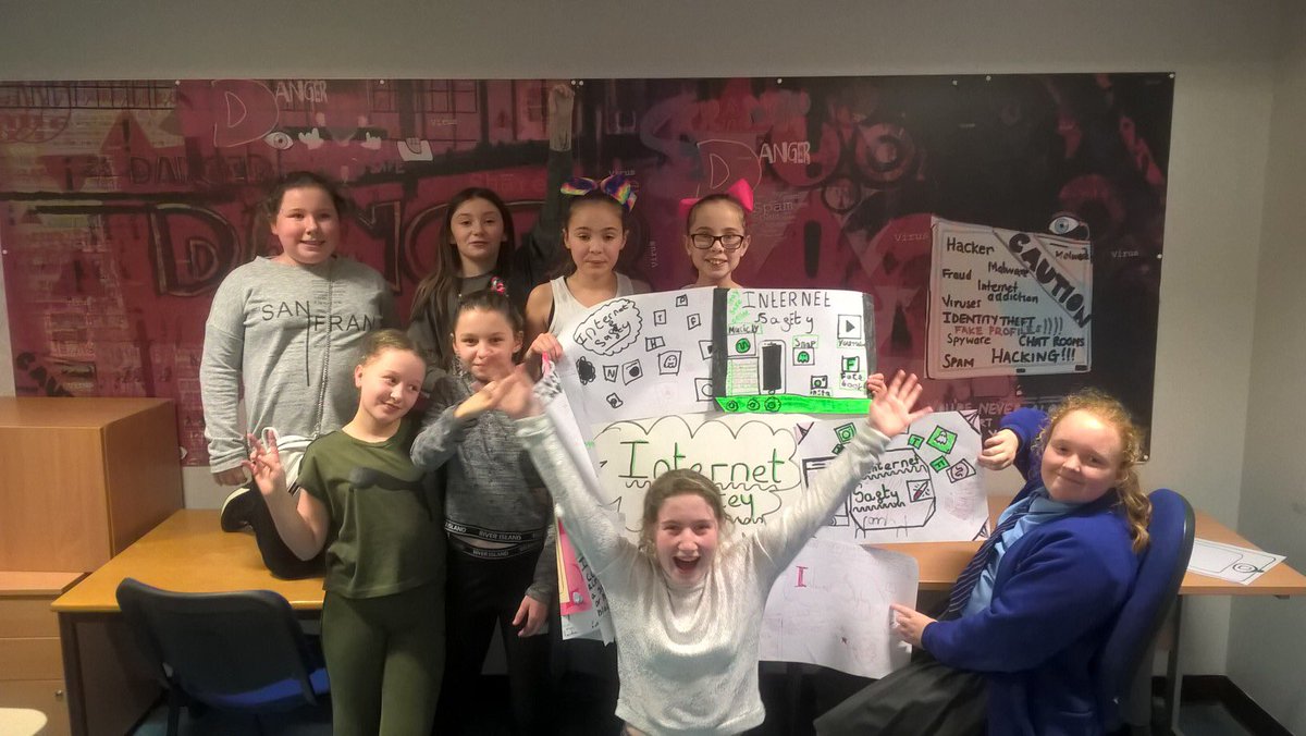 ryanwalkerKYM's tweet photo. Great session tonight in Towerhill, discussing internet safety with the Young People! #SID2018 https://t.co/Ci5rG0CqKU