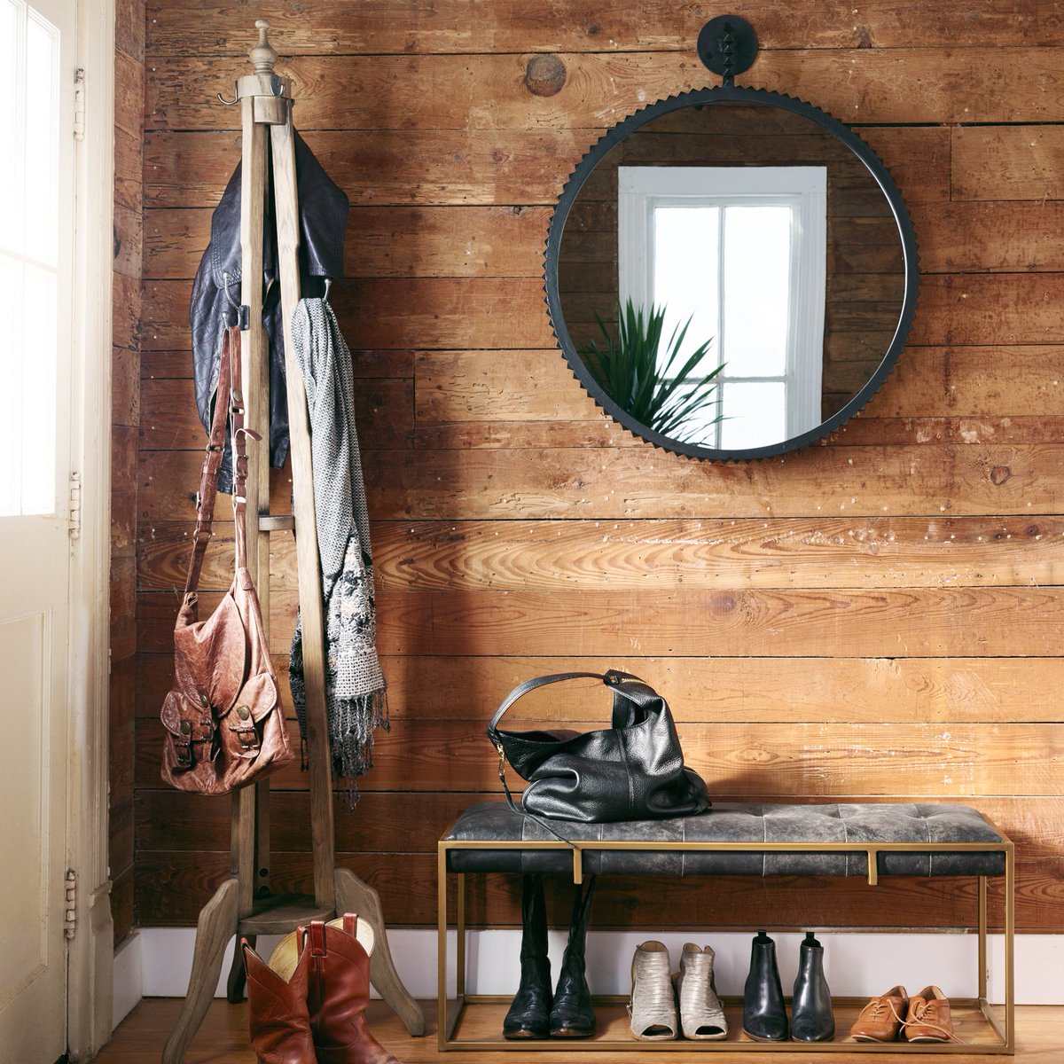 thequietmoose's tweet photo. New item! This industrial and contemporary #mirror is perfectly sized for #bathroom or #livingroom spaces allowing it to be used from #modern to #farmhouse styles. https://t.co/yQHbMuZFBp #coolmirror #addictedtodesign #interiordesign #interiordesigner https://t.co/GXQ9WvKDes