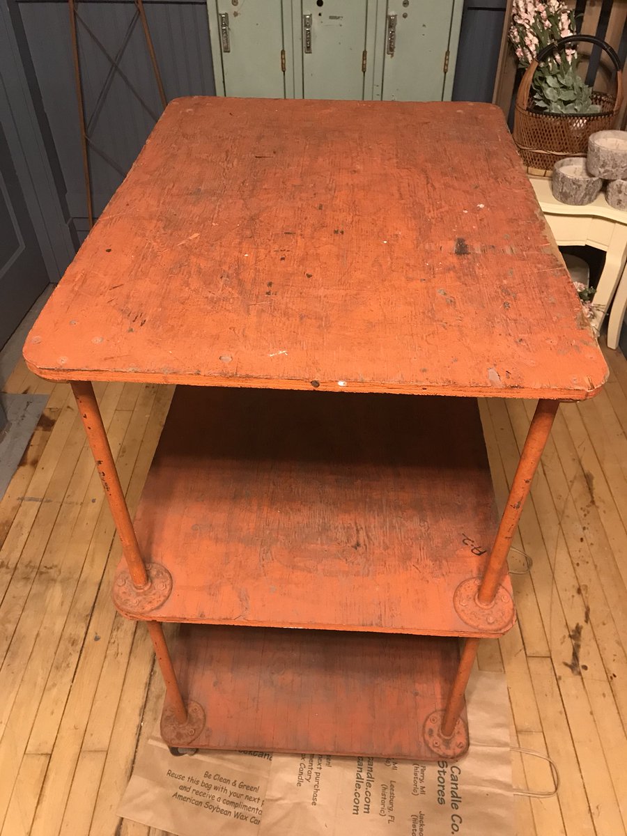 sarahwest625's tweet photo. RT https://t.co/QBMmXbyaS1 Another #painting project completed! #Painted this #vintage industrial rolling cart with chalk paint. #paint #farmhouse #farmhousestyle #shabbychic #antique #inter… https://t.co/KvfY5Zh01q