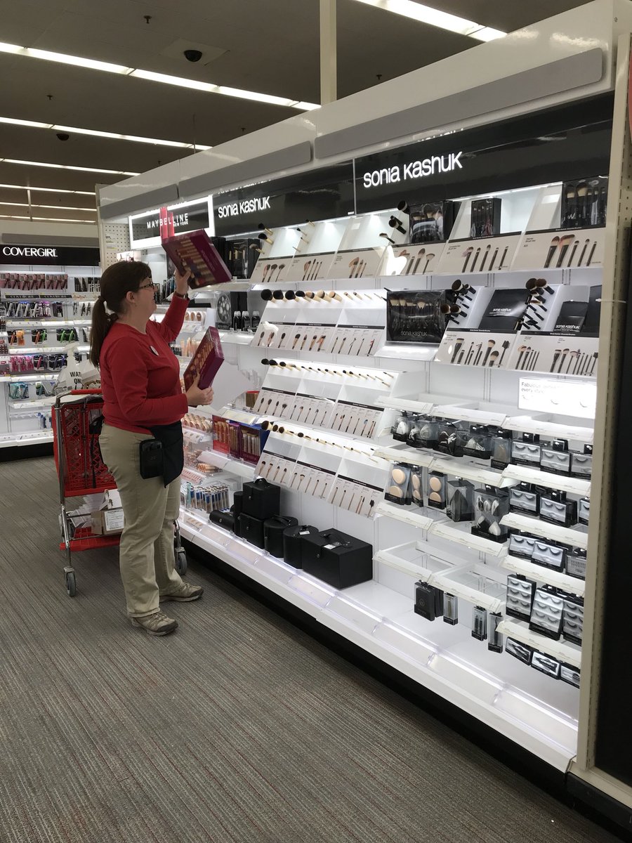 BrianSmith_1225's tweet photo. Nothing makes us happier than a new Sonia Kashuk set in cosmetics! @AMsuzanne @jennbrent97 @RrRohrer #T0804 https://t.co/d553lh3OE0
