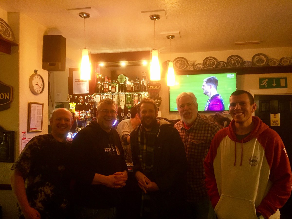 revolutionsbrew's tweet photo. Tasting Life In A Northern Town @inn_griffin with @bakemydayee @CasHeritage and @WakefieldCamra . Beer tasting good, thanks for you support! 😀🍻🍻 https://t.co/hw9uduguS6