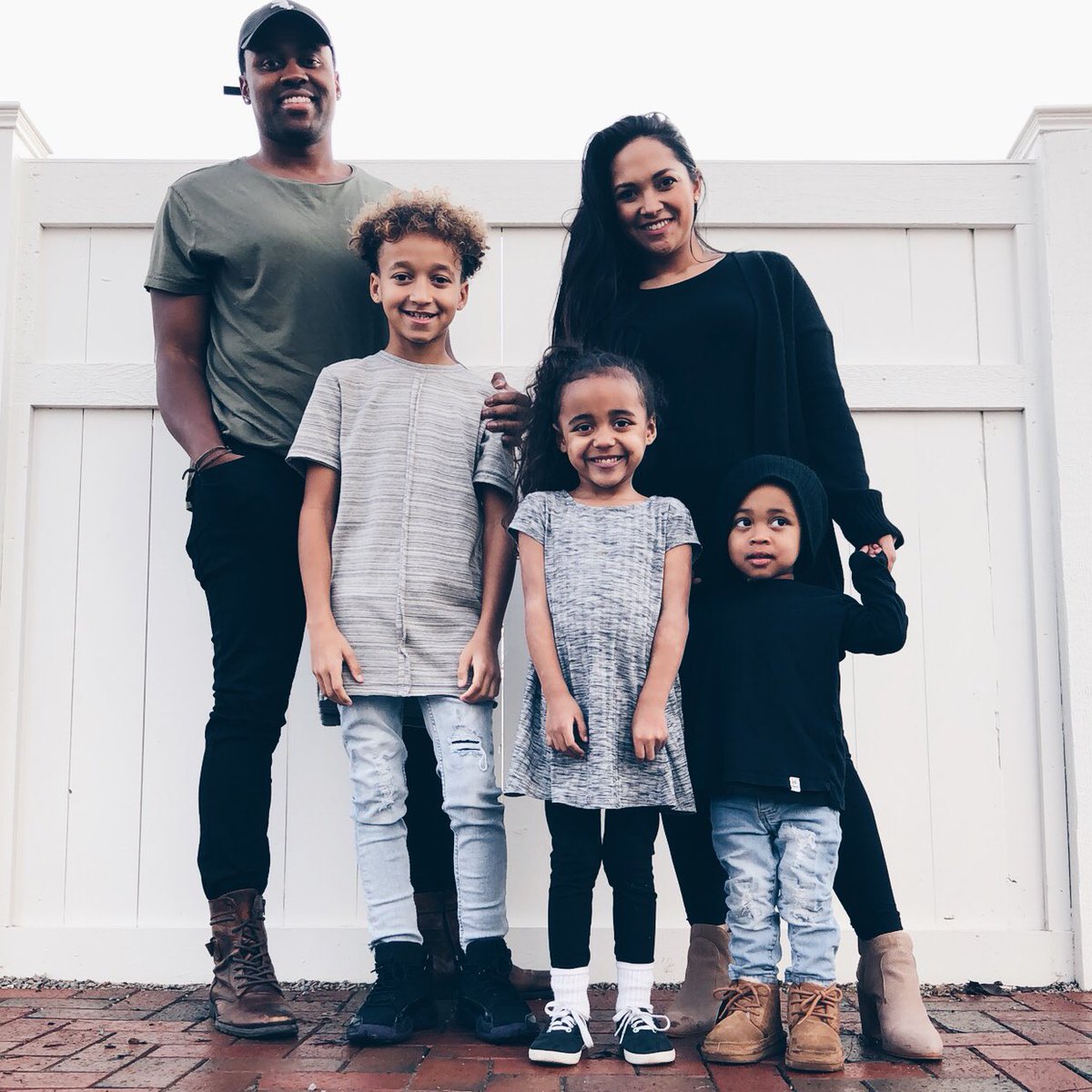 mtm_amanda's tweet photo. My Family. Vlogging our lives to share with the world. Follow our journey at: https://t.co/zz9DpkaK4B https://t.co/6YPFV9Egwy