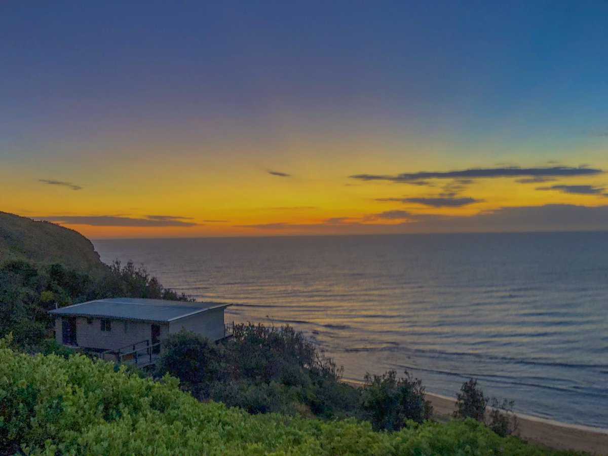 azzoor's tweet photo. Friday sunrise. #forrestersbeach #nsw #centralcoast #shotoniphone #australia #iphonex #crushingit #mindset #habit https://t.co/PPIkH6T1QK