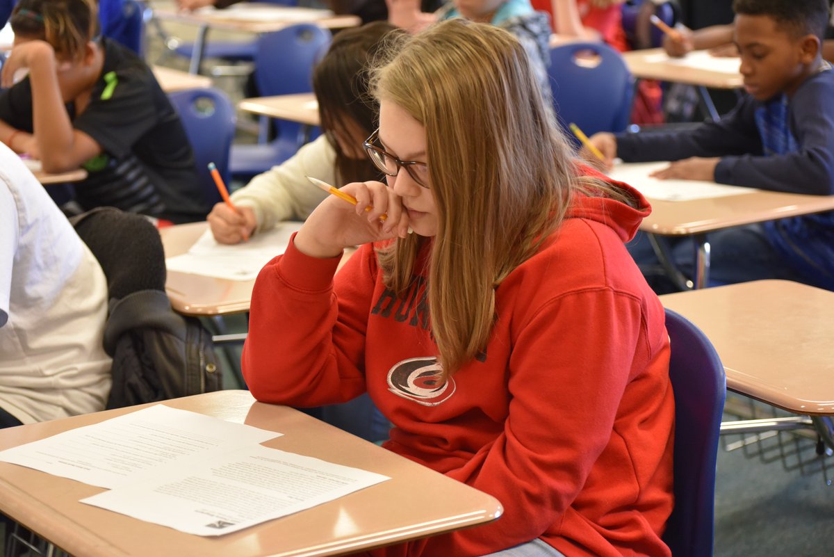 FCSchoolsNC's tweet photo. Teachers are incorporating #BlackHistoryMonth in their lesson plans. All this week, @BulldogsBMS students in Mr. Murphy's health class are studying different athletes who broke the color barrier and paved the way for today’s sports starts.  @rhondaschuhler https://t.co/nmH3ypEKTX