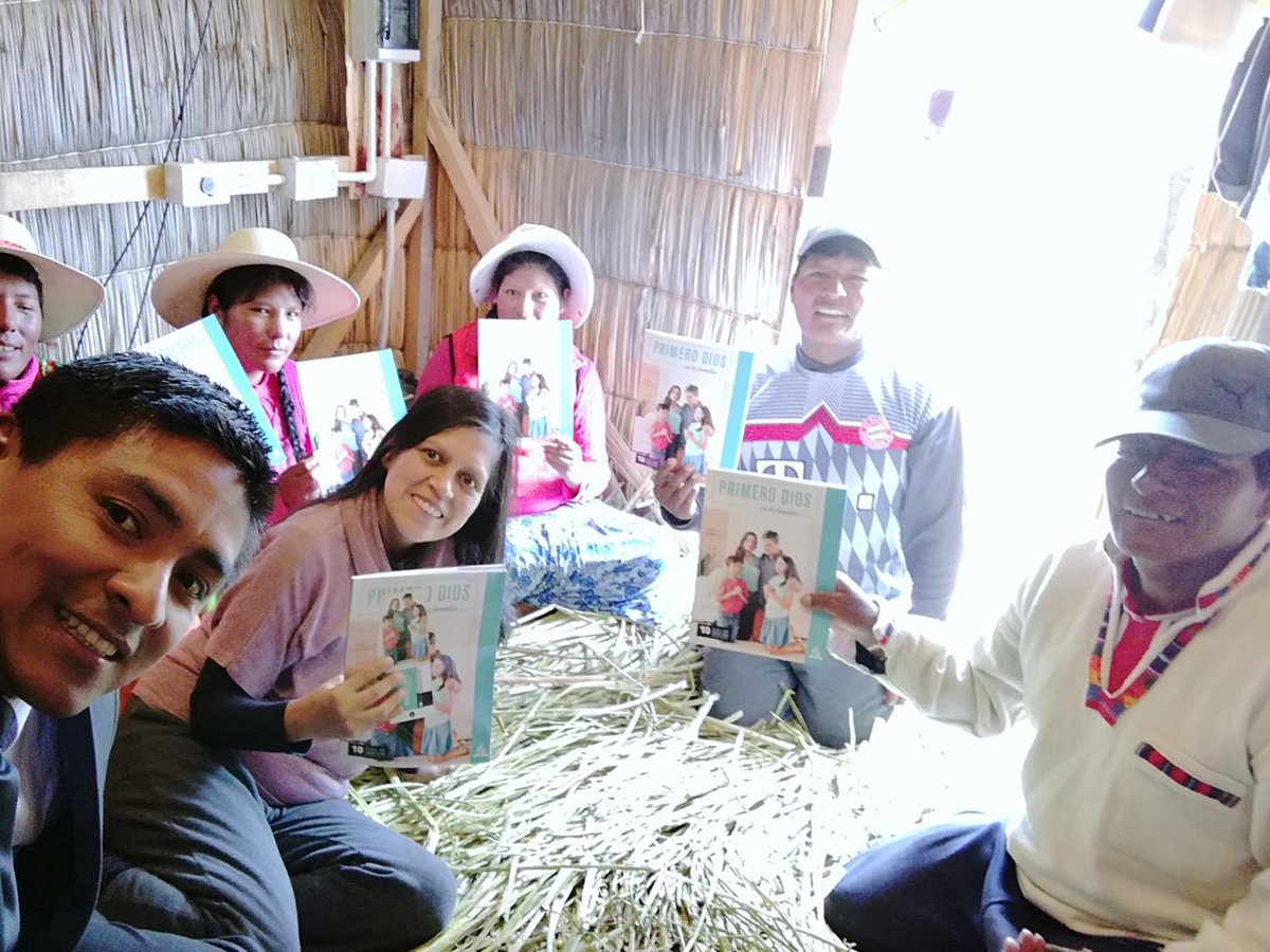 Desde las islas del Lago Navegable más alto del mundo #MLT tenemos una Isla flotante llamado “Primero Dios”. Estamos preparados para los 10 días de oración 2018|Juntos hasta terminar la obra!!! <a href="/prertonkohler/">Erton C Köhler</a> <a href="/HeinCarlos/">Pr Carlos Hein</a> <a href="/edwardheidinger/">Pr. Edward Heidinger</a> <a href="/socratesquispe/">Sócrates Quispe</a> <a href="/EnzoChavez/">Enzo Chávez</a>