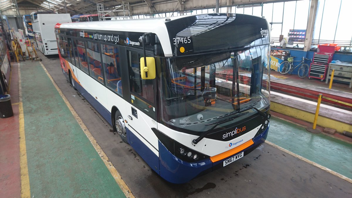 Elite4Signs's tweet photo. A busy day finishing off #simplibus fleet in #Lincoln for @StagecoachEMid using @Metamarkuk #vehicle #bus #graphics #stagecoach https://t.co/75Qtgc66lo