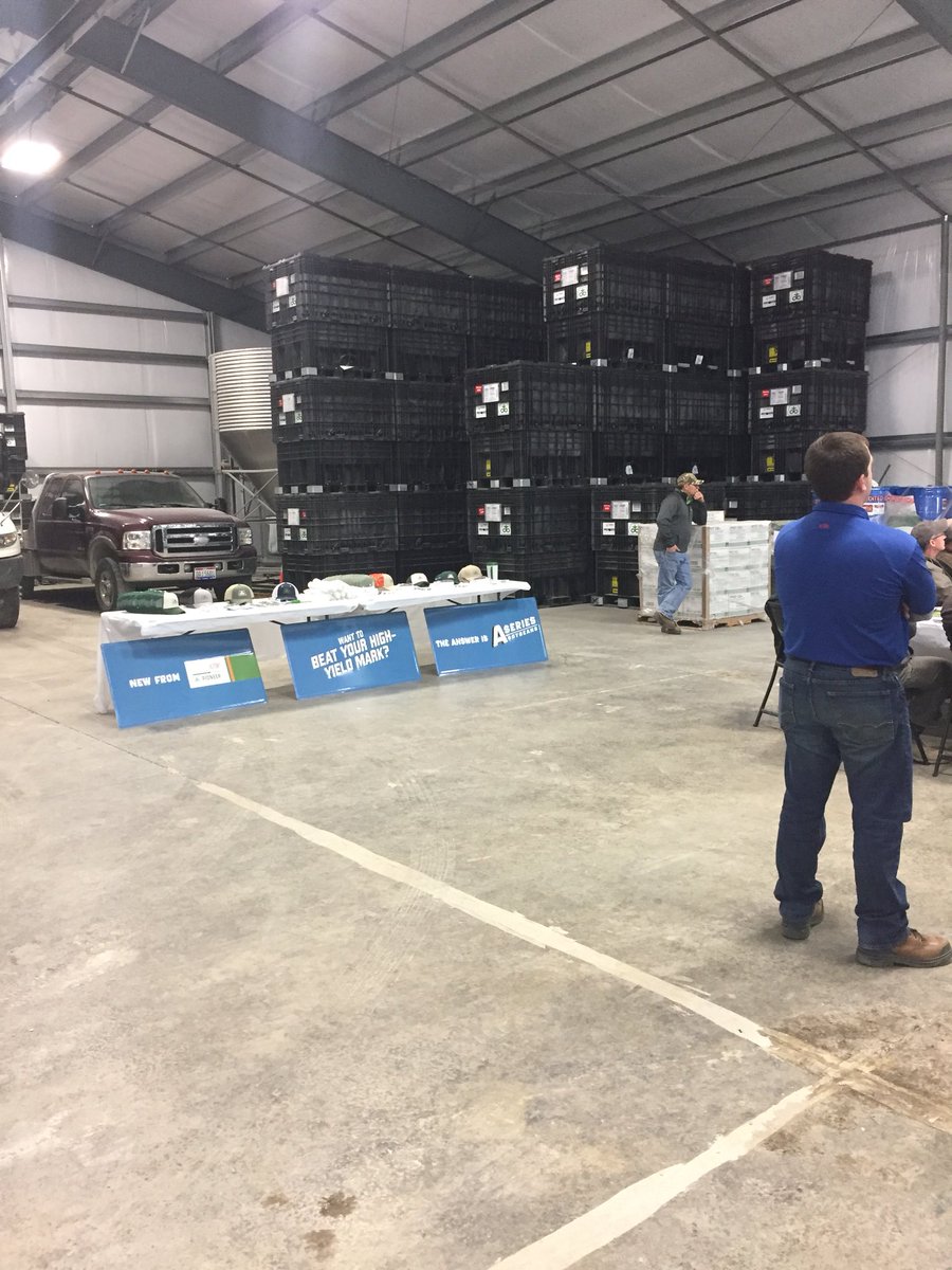 Great day for a crop shop at Gustin Seed Services, with @DuPontPioneer Agronomist Jonah Johnson and @EncircaServices CSA Andrew Bond leading the way. Lots of excitement with our growers over #lumisena as well as all that @EncircaServices is bringing to the table! #YieldHero 2018