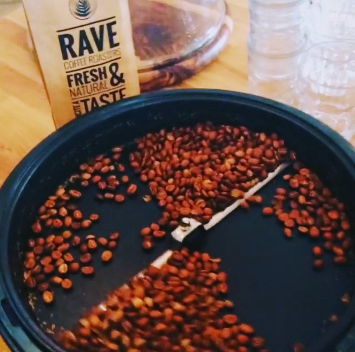 MonuskTapas's tweet photo. First trial run of roasting our own coffee beans! A rich medium roast developing and some delicious aromas βοΈ Freshest roasted coffee in Newport, coming soon :) Might start selling bags if people want it too. #newportrises #monusk #deli #coffee #roastery #freshroast https://t.co/Imq5vzfoms