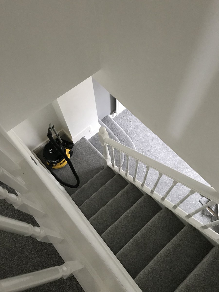 KRowlatt's tweet photo. #double #Bullnose #capandband #stairs #lounge #landing @PennineFlooring #bowlee #saxony #bedroom #softnoble #oatmeal bullnose steps weren’t built great, can notice the curves on risers https://t.co/TZTdMsSC9l