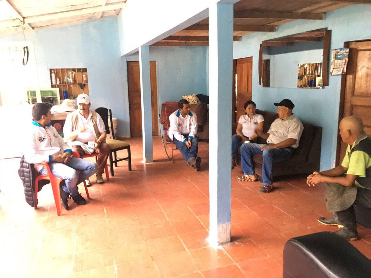 epcundi's tweet photo. @EPC_SA Grupo N°7 realizó apoyo al componente institucional, jurídico y técnico, en el Municipio de @Nilo Cundinamarca, en la Vereda Batavia.
#AguaALaVereda
#EpcSiempreEnMovimiento https://t.co/Q1ukye1O8d