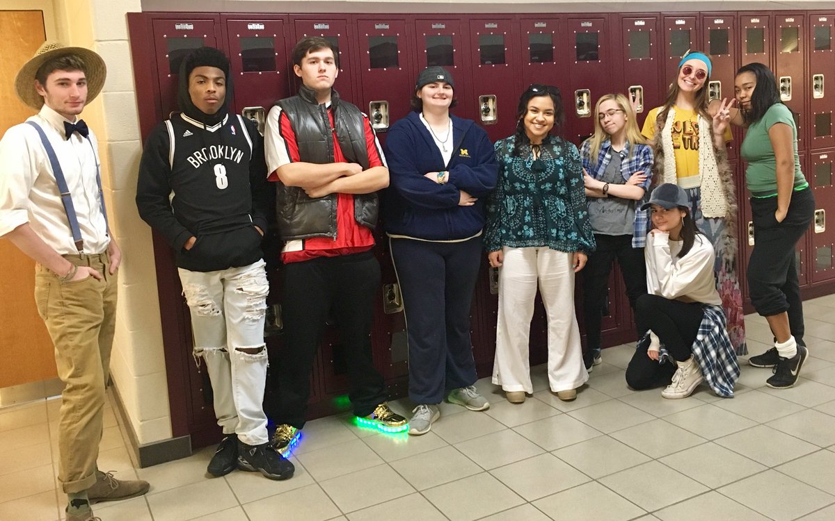 msschiwitz's tweet photo. Hippie, HipHop, Hipster Day!! #spiritweek https://t.co/fHn3cNVkUN